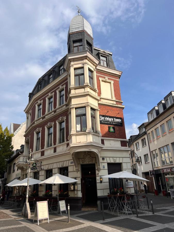 A Zur Ewigen Lampe Dritte Etage *