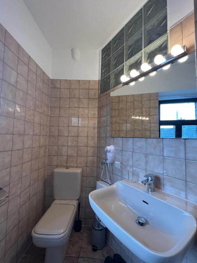 A Zur Ewigen Lampe Dritte Etage * Bruehl (Rhineland)